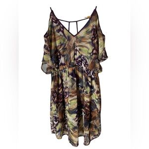 B8- Ya Los Angeles Ladies Medium Silk Dress